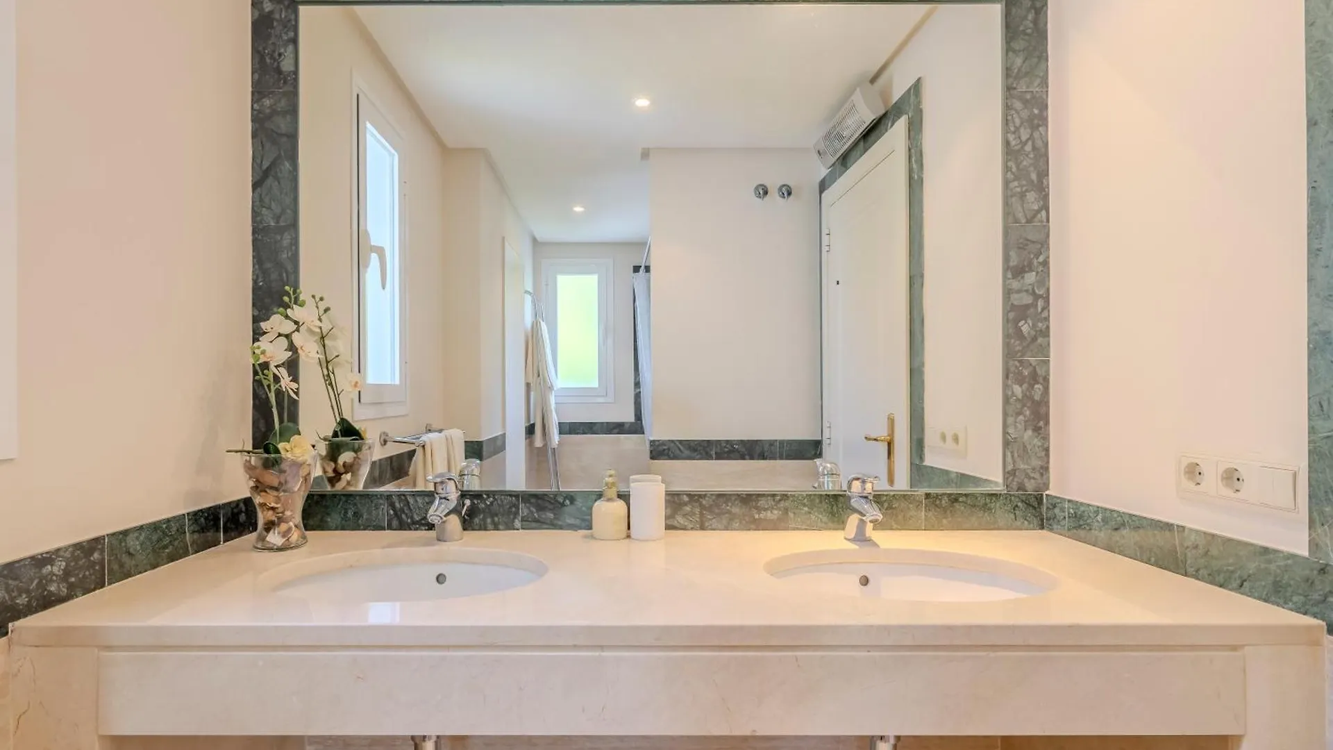 Beautiful Apartment Amazing Views And Pool Malaga Spain