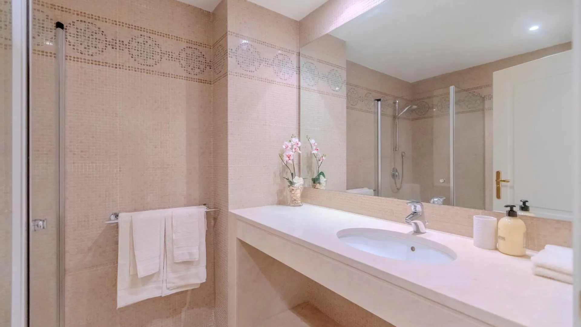 Beautiful Apartment Amazing Views And Pool Malaga