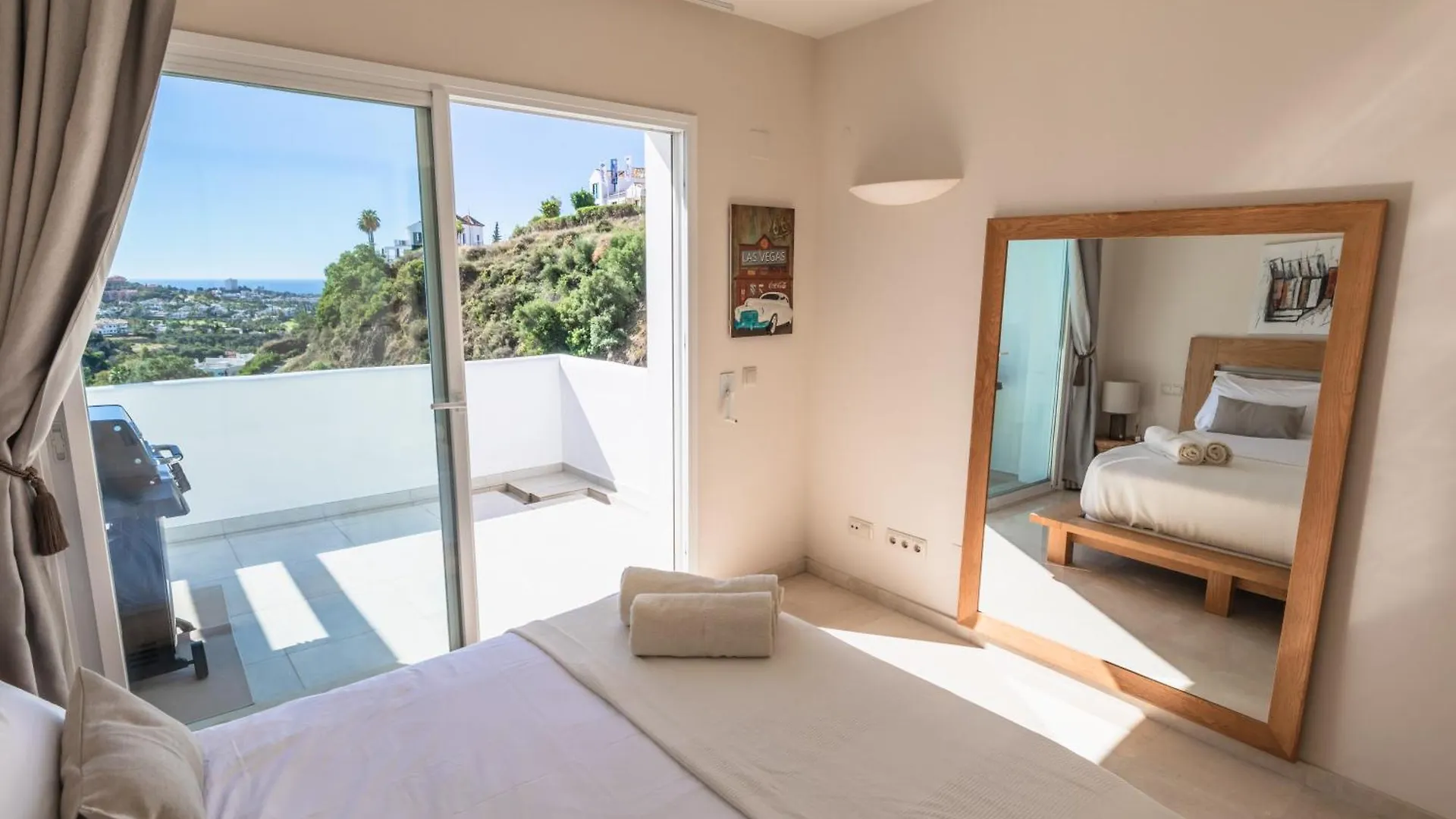 Beautiful Apartment Amazing Views And Pool Malaga